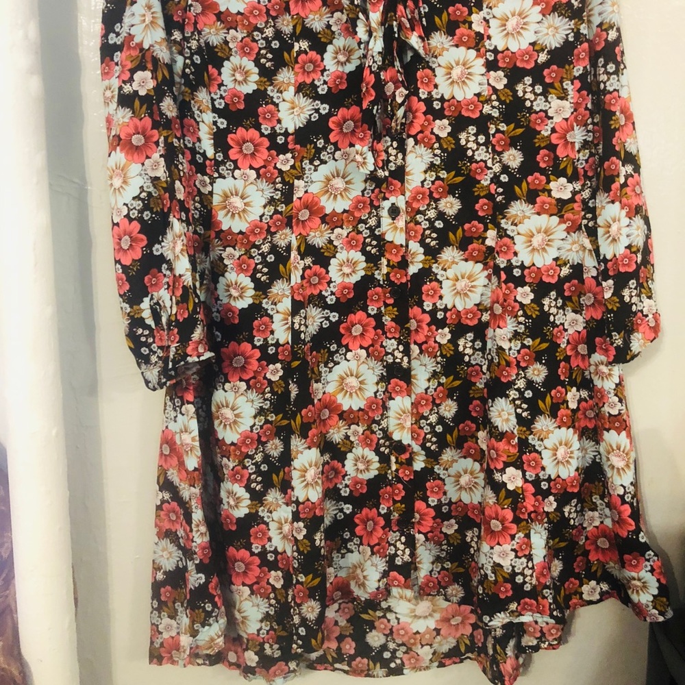 Dress - Picture 3 of 4